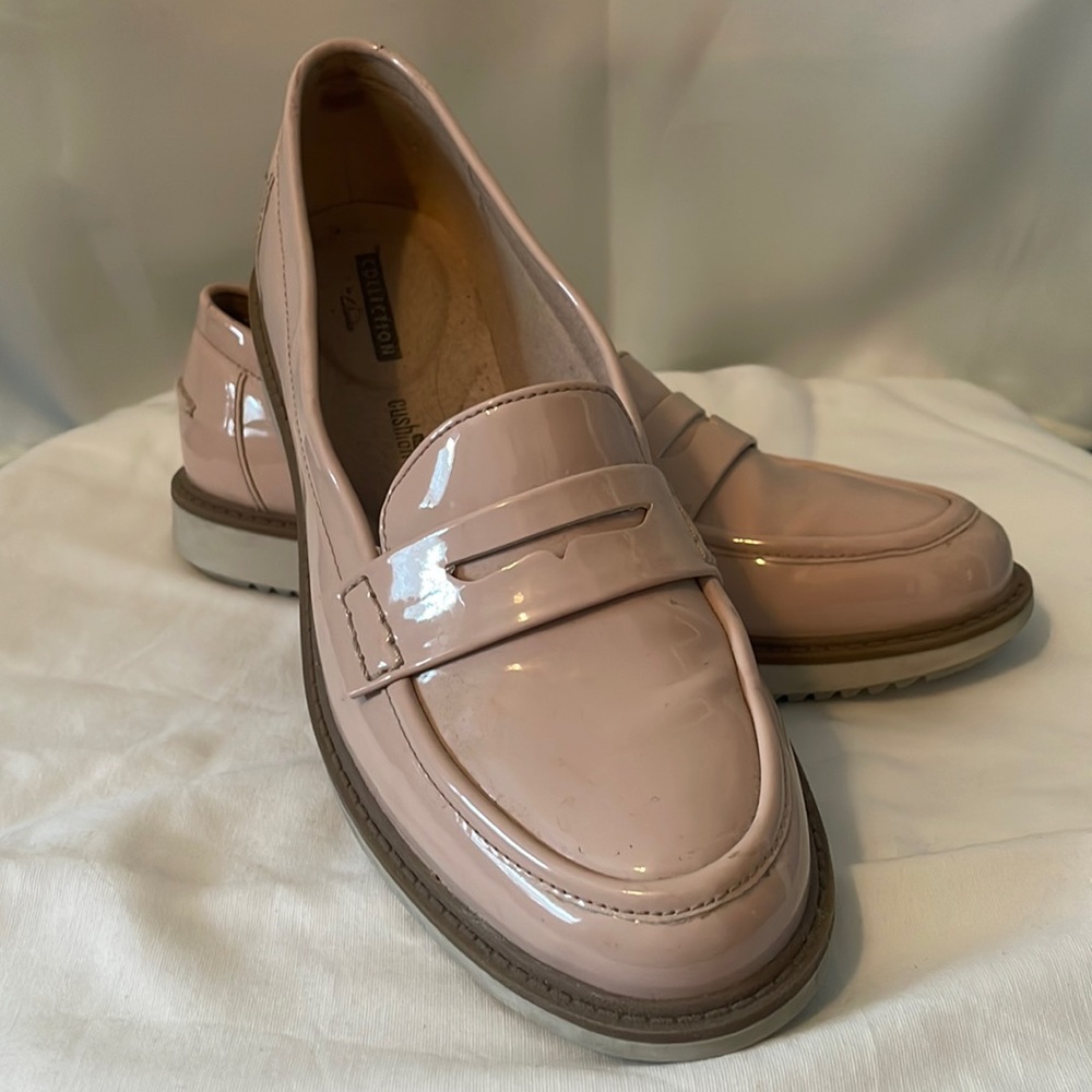 Clark’s Pink Patent Penny Loafers 7M